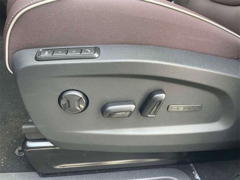 New 2025 Volkswagen ID. Buzz Pro S image 19