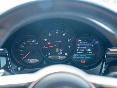 Certified 2020 Porsche Macan image 15