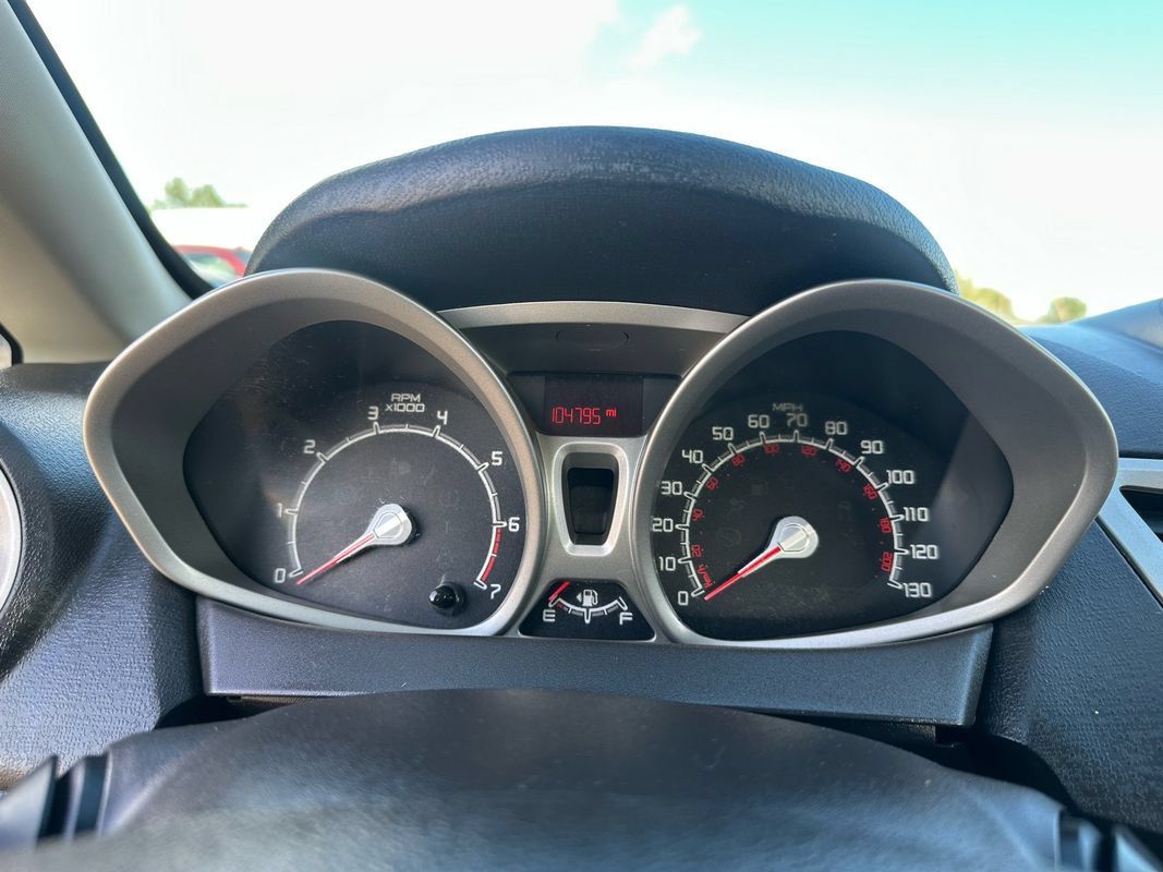 Used 2011 Ford Fiesta SE w/ 203A Rapid Spec Order Code FWD image 38