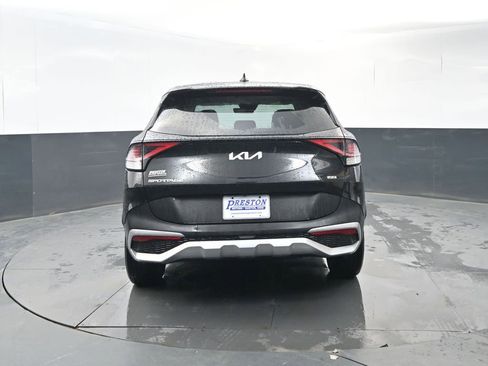 Used 2024 Kia Sportage LX image 4