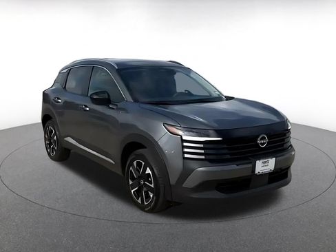 Used 2026 Nissan Kicks SV w/ Cold Weather Package AWD/4WD image 3