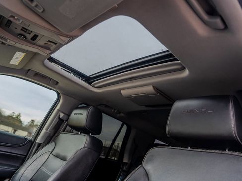 Used 2018 GMC Yukon Denali w/ Denali Ultimate Package image 27