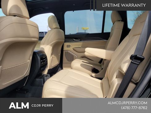 New 2025 Jeep Grand Cherokee L Limited w/ Luxury Tech Group II AWD/4WD image 7