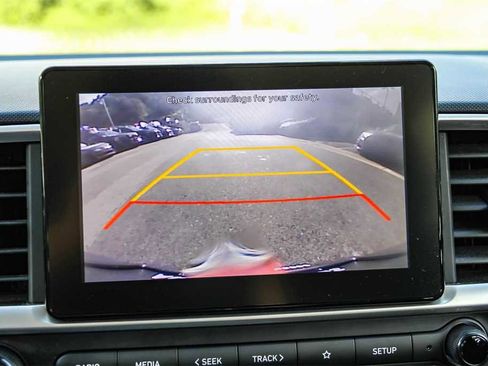 Used 2022 Hyundai Venue SEL image 23