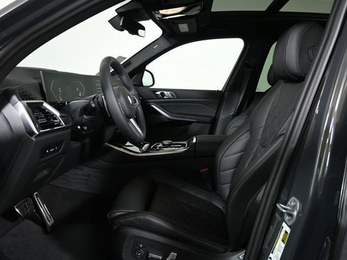 New 2026 BMW X5 xDrive40i w/ M Sport Package image 3