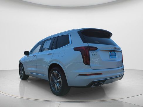 Used 2022 Cadillac XT6 Premium Luxury w/ Technology Package FWD image 7