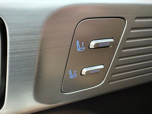 Certified 2025 Hyundai Santa Fe Limited image 30