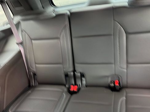 Used 2024 GMC Yukon Denali w/ Advanced Technology Package image 27