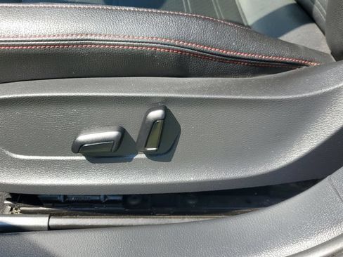 Used 2017 Volkswagen Jetta GLI FWD image 9