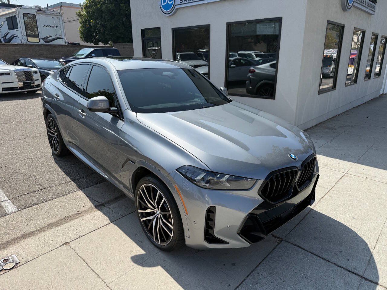 Used 2024 BMW X6 xDrive40i w/ Executive Package AWD/4WD image 16