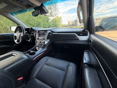 Used 2019 GMC Yukon XL SLT w/ HD Trailering Package image 17