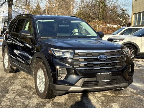 Used 2025 Ford Explorer Active image 1