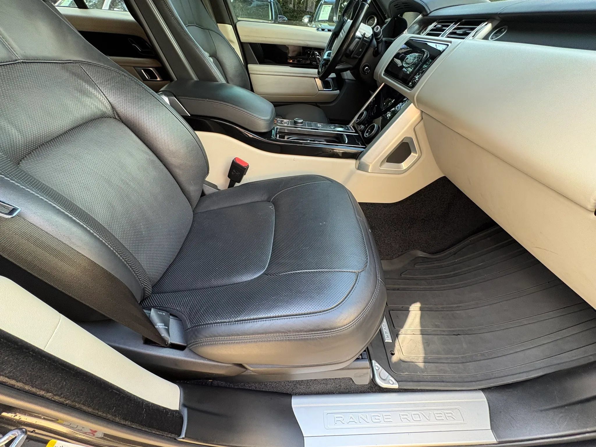 Used 2020 Land Rover Range Rover HSE AWD/4WD image 8