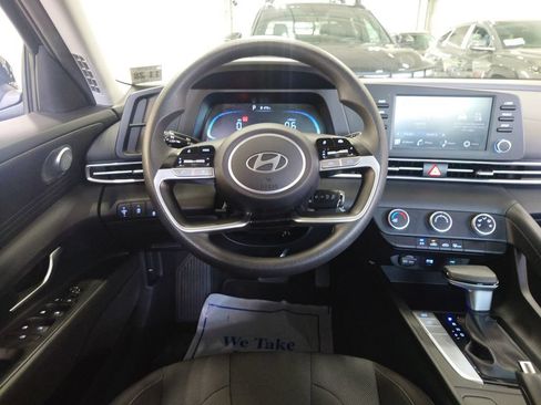 Certified 2024 Hyundai Elantra SE FWD image 14