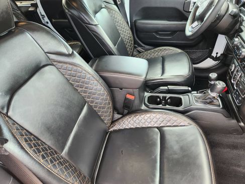 Used 2023 Jeep Wrangler Unlimited Sahara AWD/4WD image 23