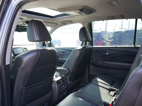 Used 2016 Honda Pilot Touring image 19