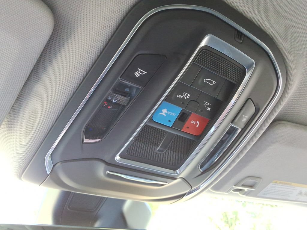 Used 2023 Jeep Grand Cherokee Limited w/ Luxury Tech Group II AWD/4WD image 36