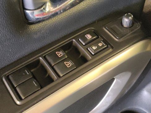 Used 2021 Nissan Titan SV w/ SV Convenience Package RWD image 27