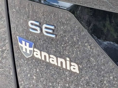 Certified 2025 Volkswagen Atlas Peak Edition SE AWD/4WD image 12