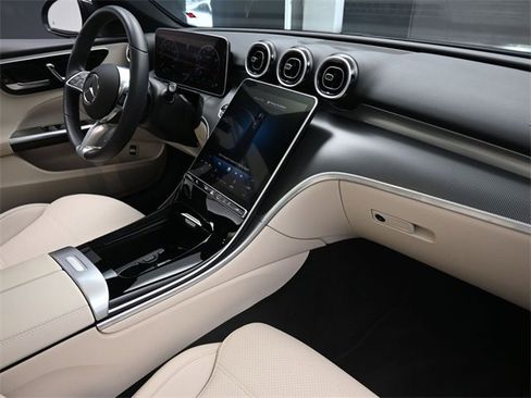 Used 2024 Mercedes-Benz C 300 Sedan image 28