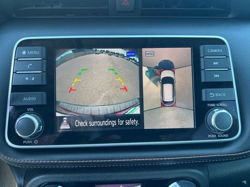 Used 2019 Nissan Kicks SR w/ Interior Electronics Package FWD image 14