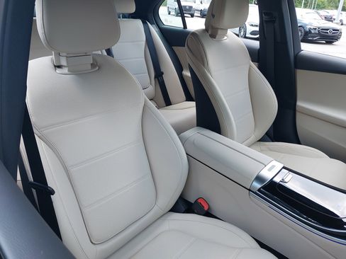 Used 2025 Mercedes-Benz C 300 Sedan image 11