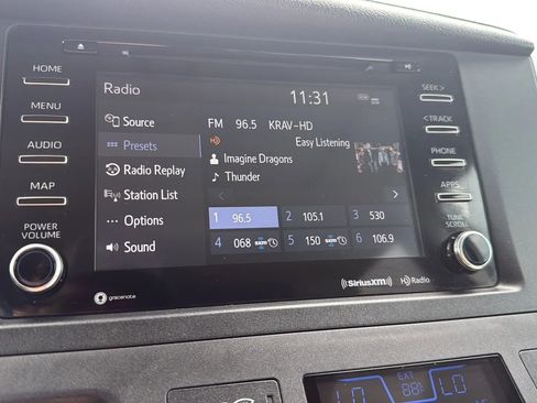 Used 2019 Toyota Sienna XLE image 24