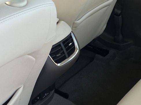 Used 2024 Chevrolet Malibu LT image 24