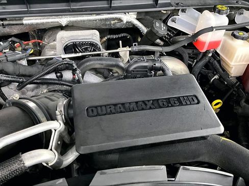 Used 2024 GMC Sierra 2500 AT4X image 34