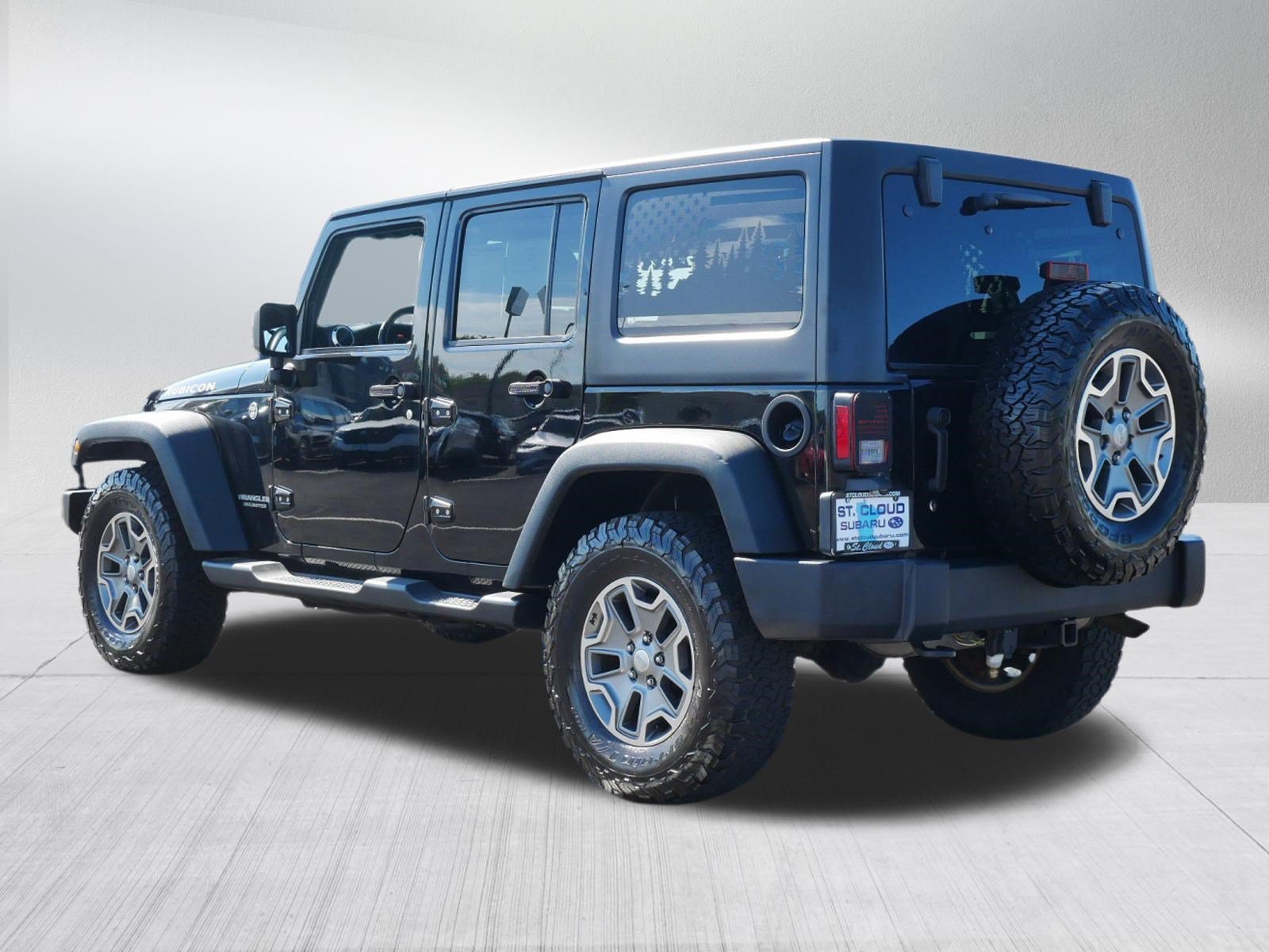 Used 2015 Jeep Wrangler Unlimited Rubicon w/ Connectivity Group AWD/4WD image 5