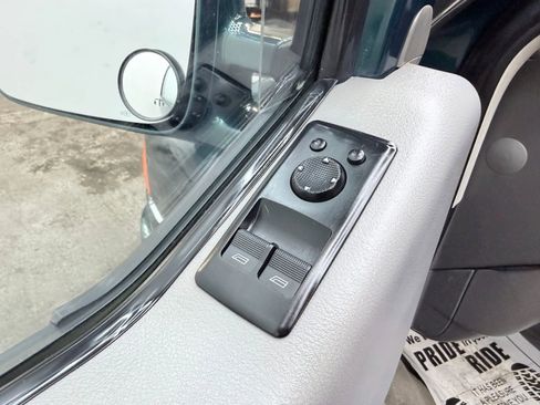 Used 2003 Volkswagen Eurovan MV image 10