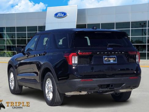 New 2026 Ford Explorer Active RWD image 4