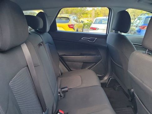Used 2025 Kia Sportage LX FWD image 31