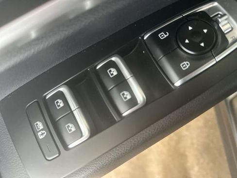 Certified 2024 Kia Telluride S w/ S Sunroof Package AWD/4WD image 17