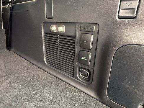 Used 2025 Lincoln Navigator L Reserve AWD/4WD image 32