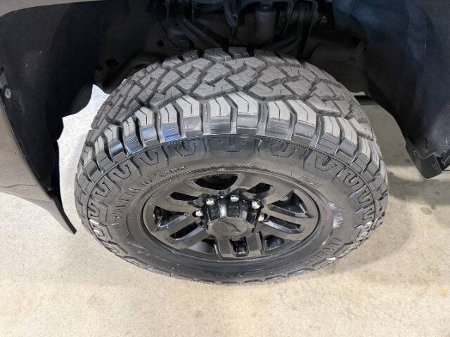 Used 2018 Chevrolet Silverado 2500 LT w/ Midnight Edition AWD/4WD image 14
