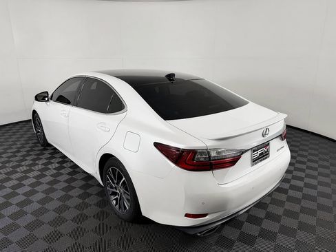Used 2016 Lexus ES 350 w/ Luxury Package w/Wood Trim FWD image 17