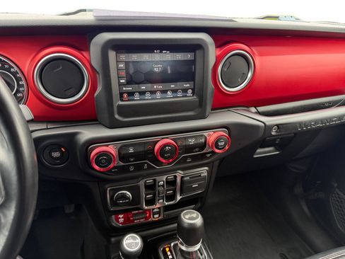 Used 2021 Jeep Wrangler Unlimited Rubicon AWD/4WD image 12