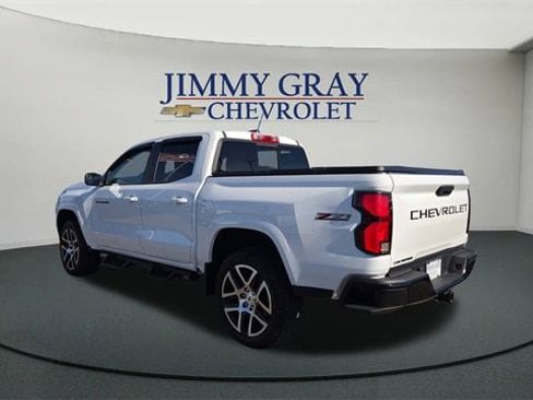 Used 2023 Chevrolet Colorado Z71 w/ Z71 Convenience Package 2 image 5