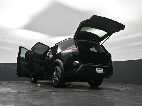 Used 2025 Nissan Pathfinder SV AWD/4WD image 31