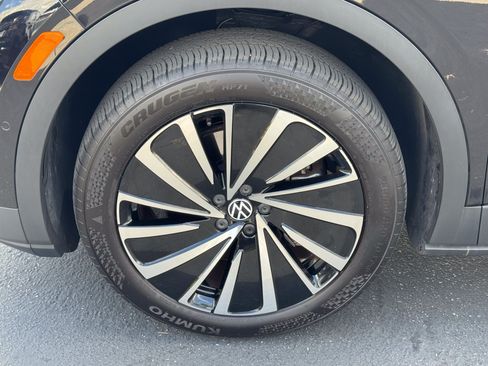 Certified 2023 Volkswagen ID.4 Pro S Plus AWD/4WD image 12