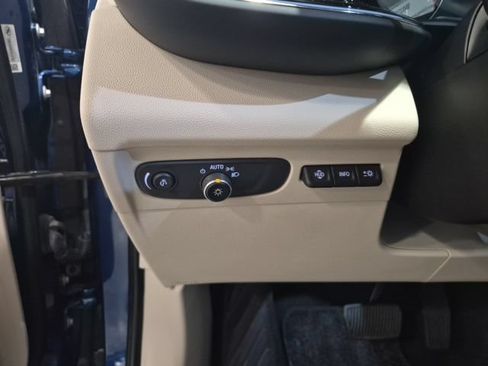 Used 2023 Buick Envision Avenir AWD/4WD image 12
