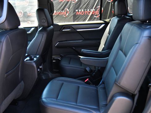 Used 2024 GMC Acadia Elevation FWD image 41