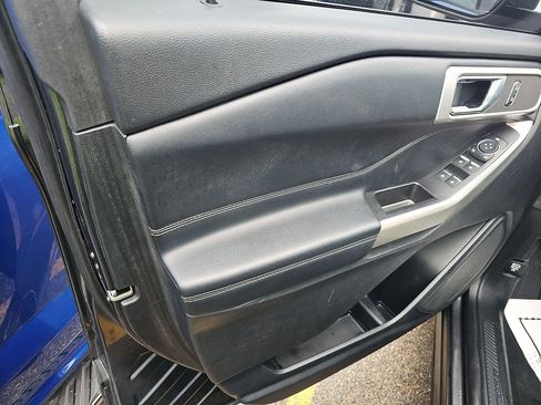 Used 2020 Ford Explorer XLT w/ Equipment Group 202A image 8