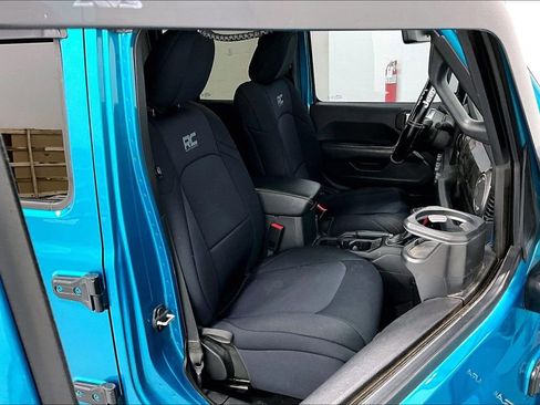 Used 2020 Jeep Wrangler Unlimited Sahara image 10