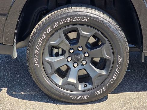 Used 2025 RAM 1500 Big Horn AWD/4WD image 13