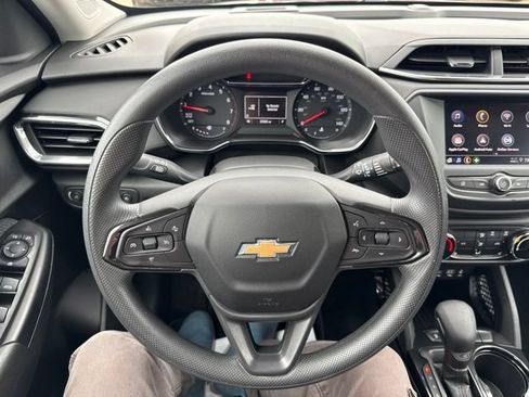 Used 2023 Chevrolet TrailBlazer LT FWD image 15