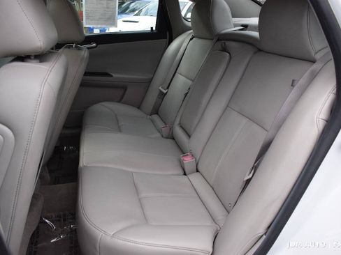 Used 2013 Chevrolet Impala LTZ FWD image 14
