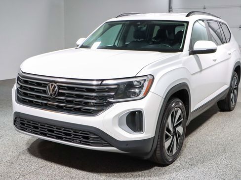 Used 2024 Volkswagen Atlas SE image 33
