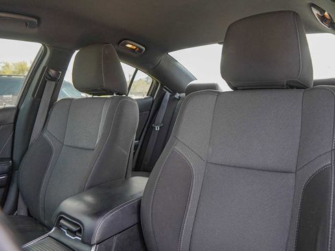 Used 2019 Dodge Charger SXT image 11